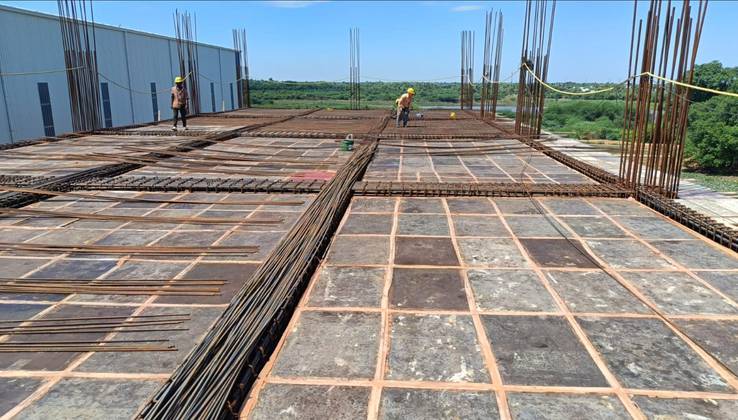 First floor deck slab reinforcement